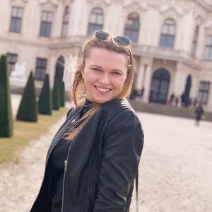 Meet your Posher, Lydia